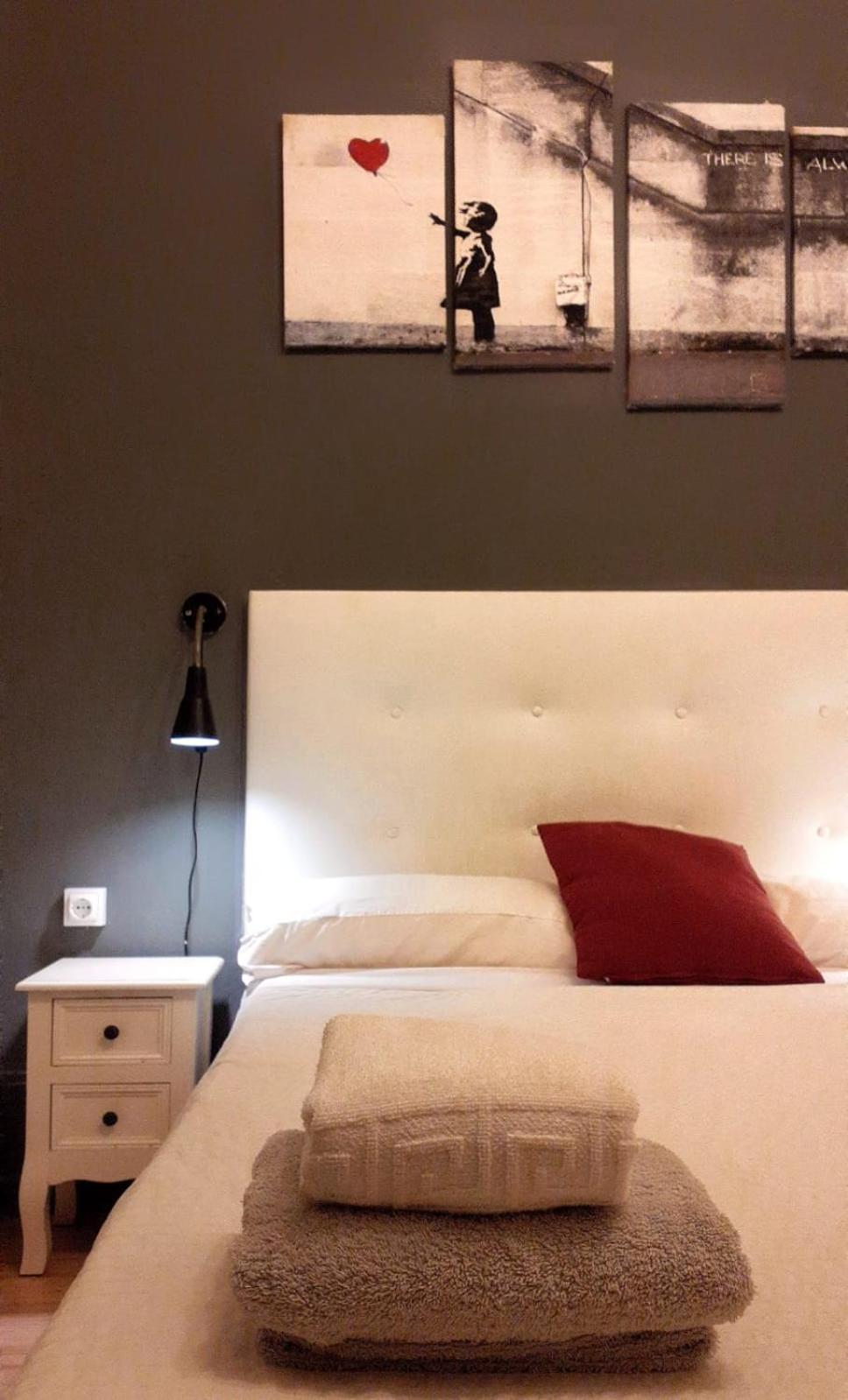 Wow Hostel Barcelona Exteriör bild