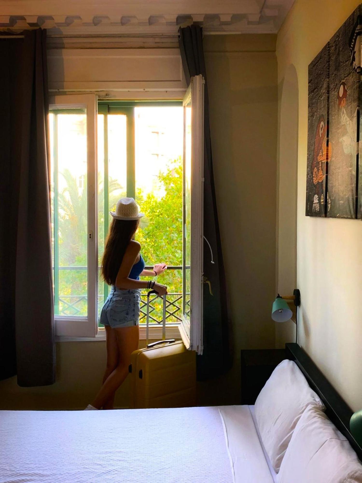 Wow Hostel Barcelona Exteriör bild