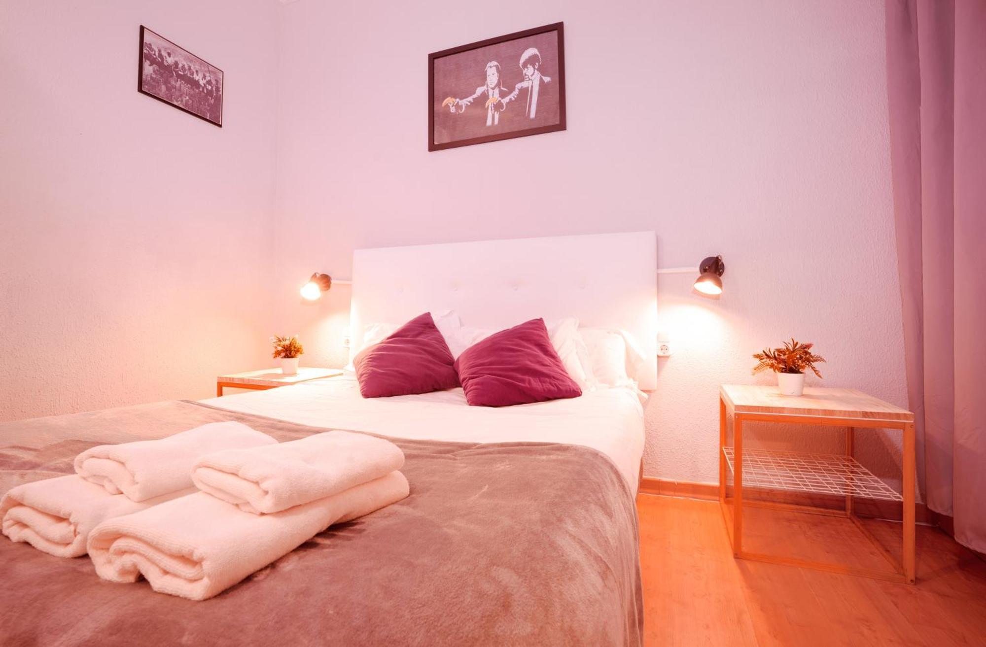 Wow Hostel Barcelona Exteriör bild