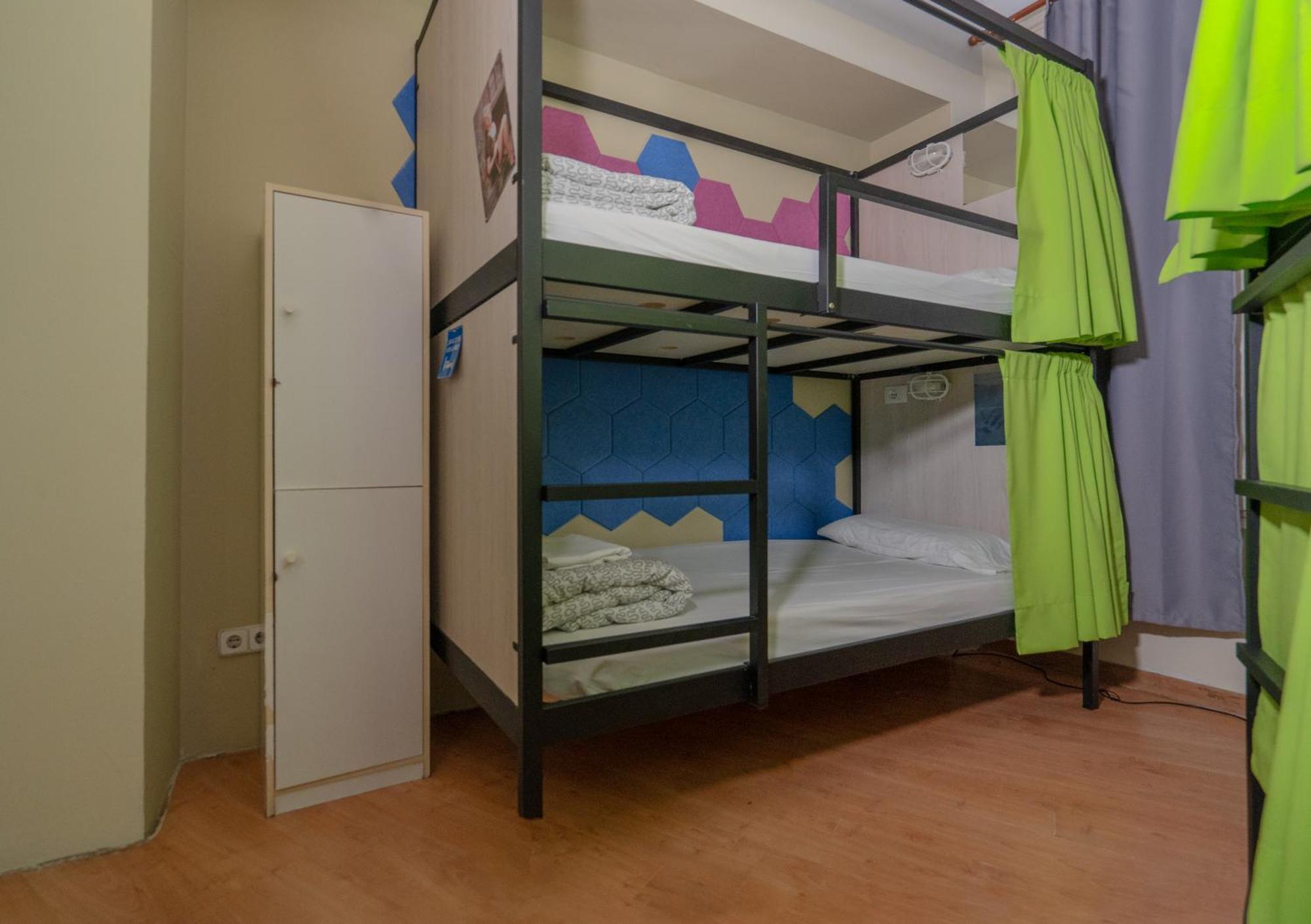 Wow Hostel Barcelona Exteriör bild