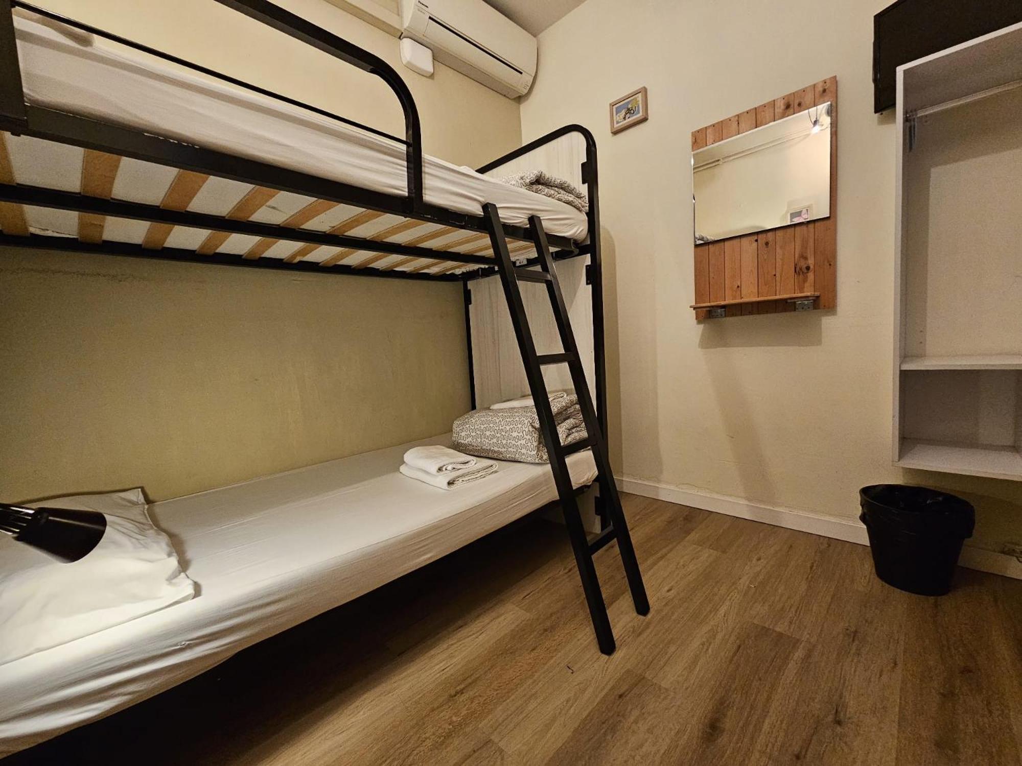 Wow Hostel Barcelona Exteriör bild