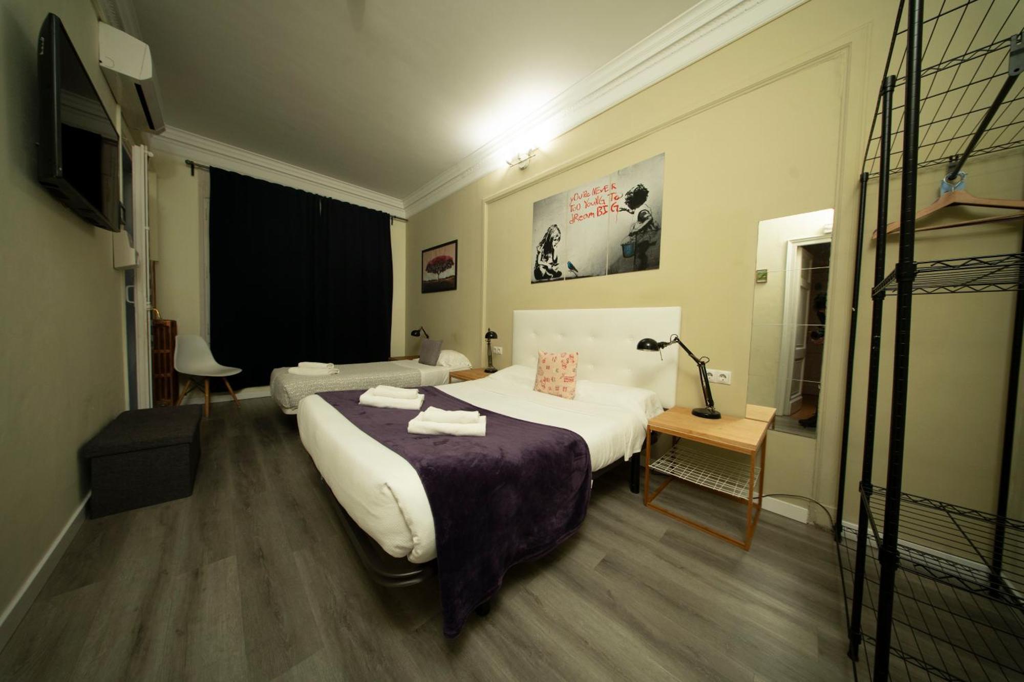 Wow Hostel Barcelona Exteriör bild
