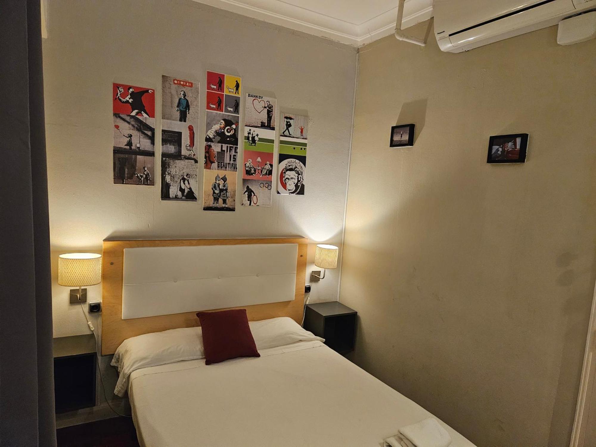 Wow Hostel Barcelona Exteriör bild