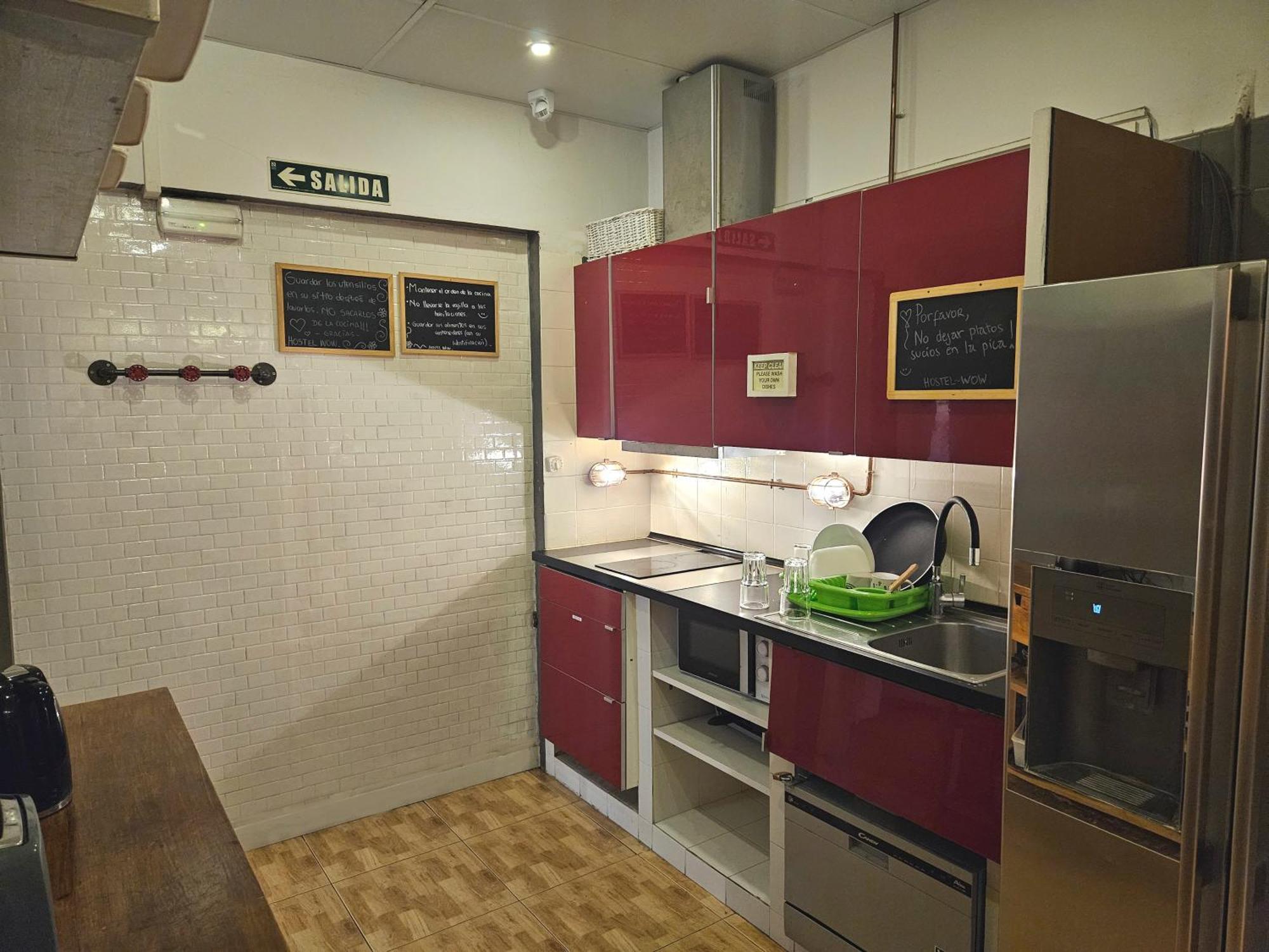 Wow Hostel Barcelona Exteriör bild