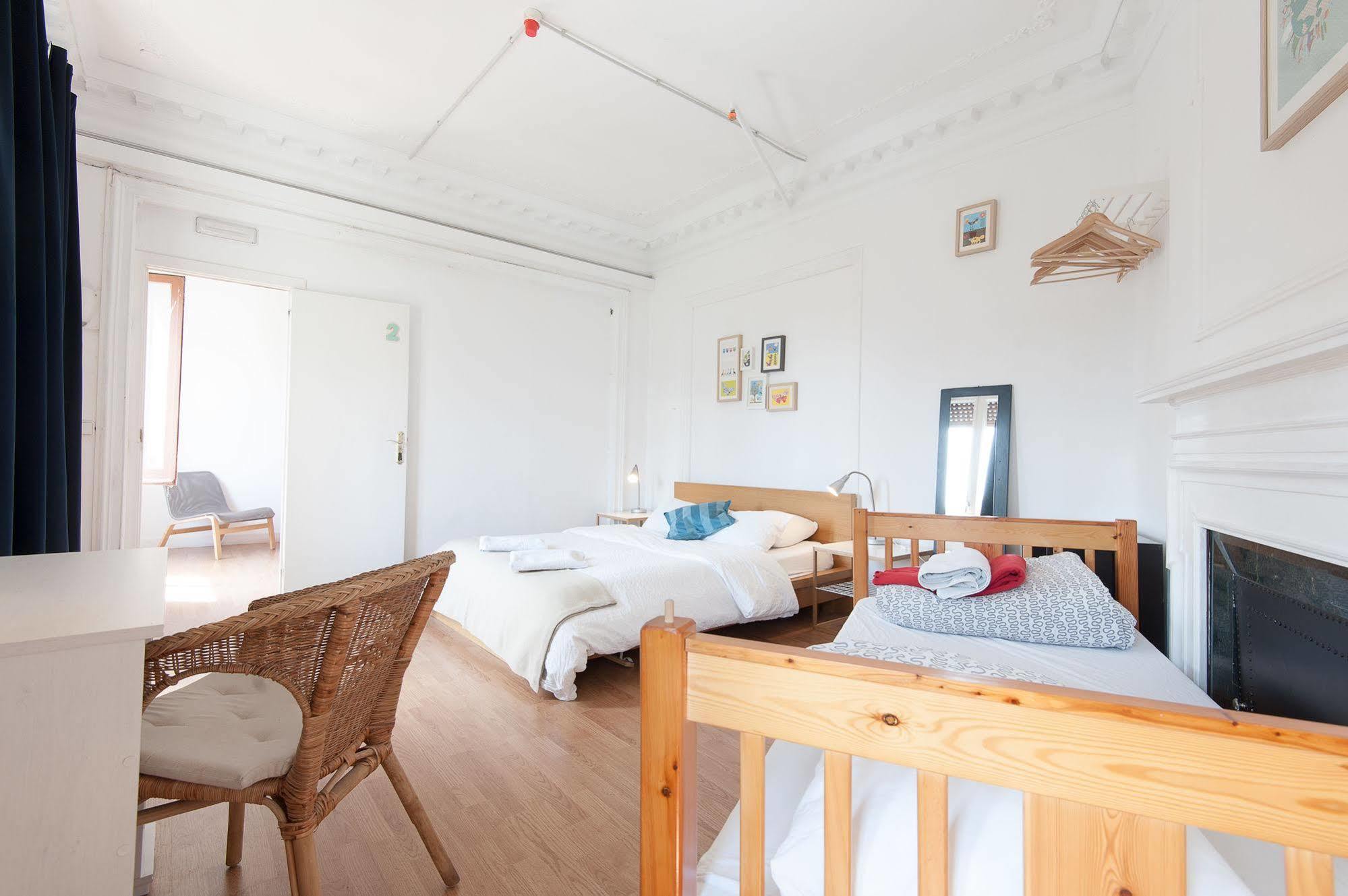Wow Hostel Barcelona Exteriör bild