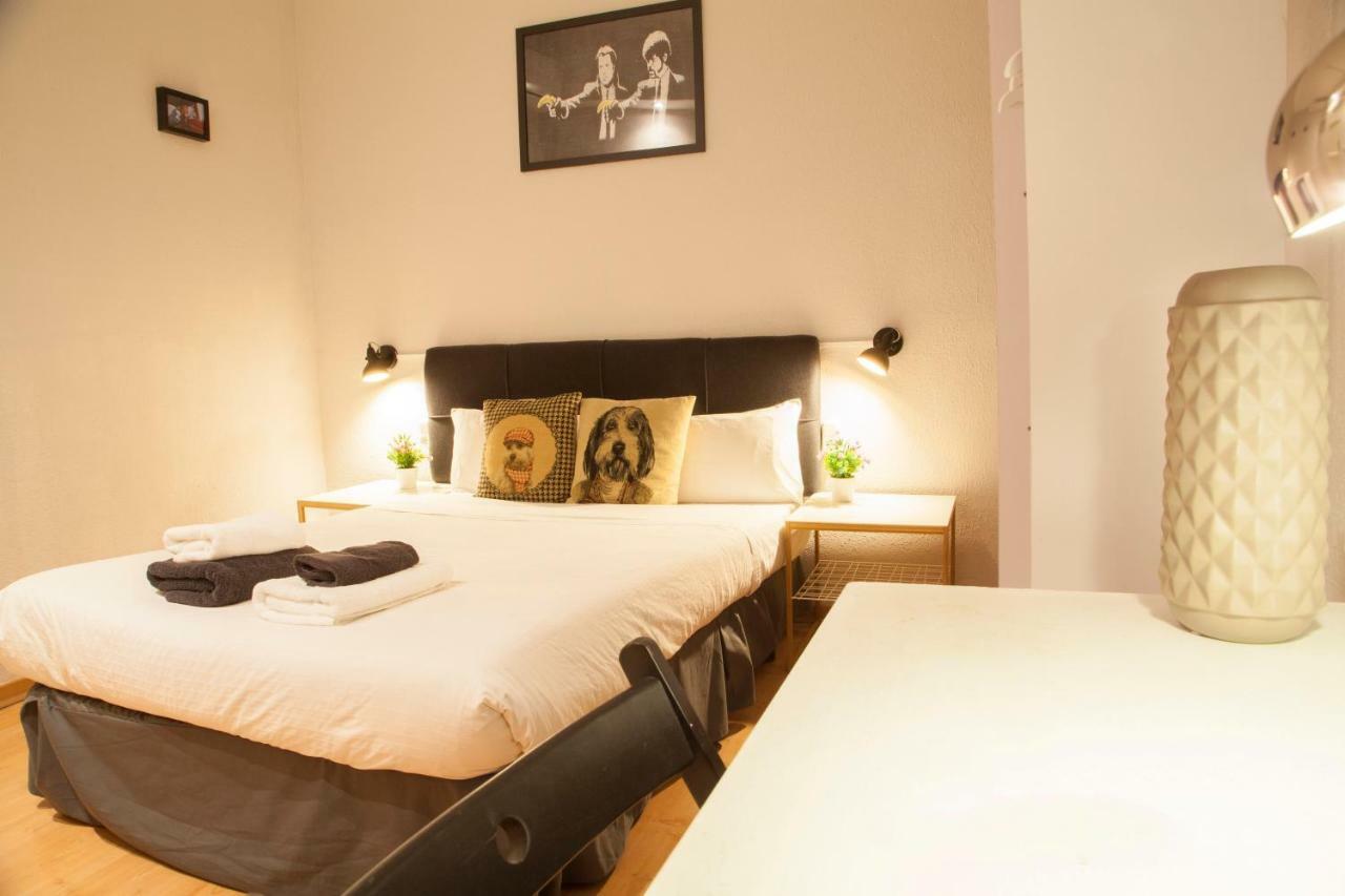 Wow Hostel Barcelona Exteriör bild