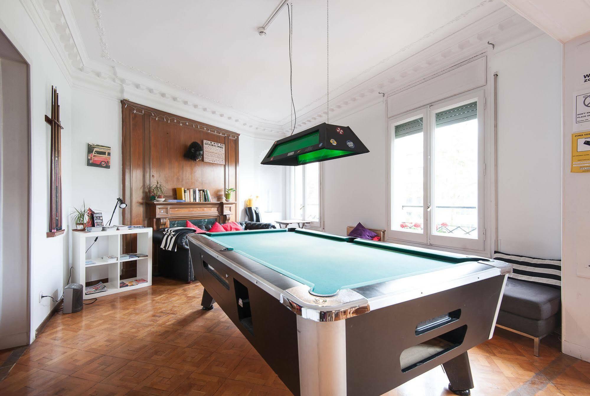 Wow Hostel Barcelona Exteriör bild